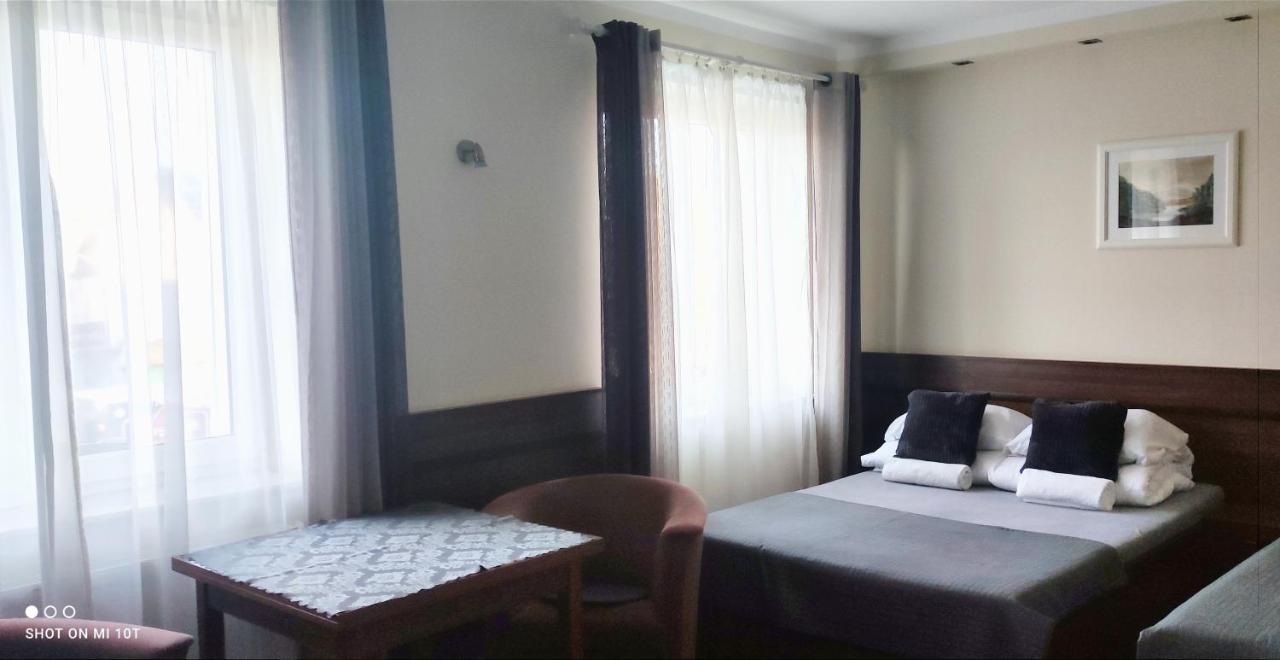Privat overnatting Goscinne Nad Cukiernia W Centrum Miejscowosci.